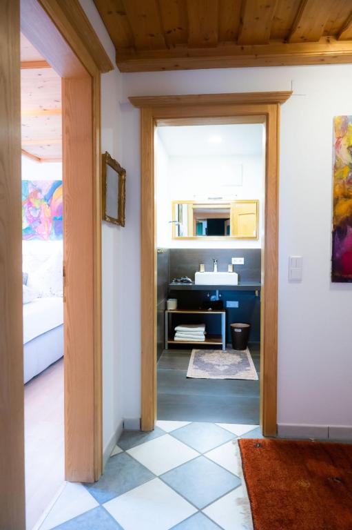 Zdjęcie z galerii obiektu Idyllische Designer-Apartments am Bio-Bauernhof in SalzburgerSeenland Schmiding 10 w mieście Seekirchen am Wallersee