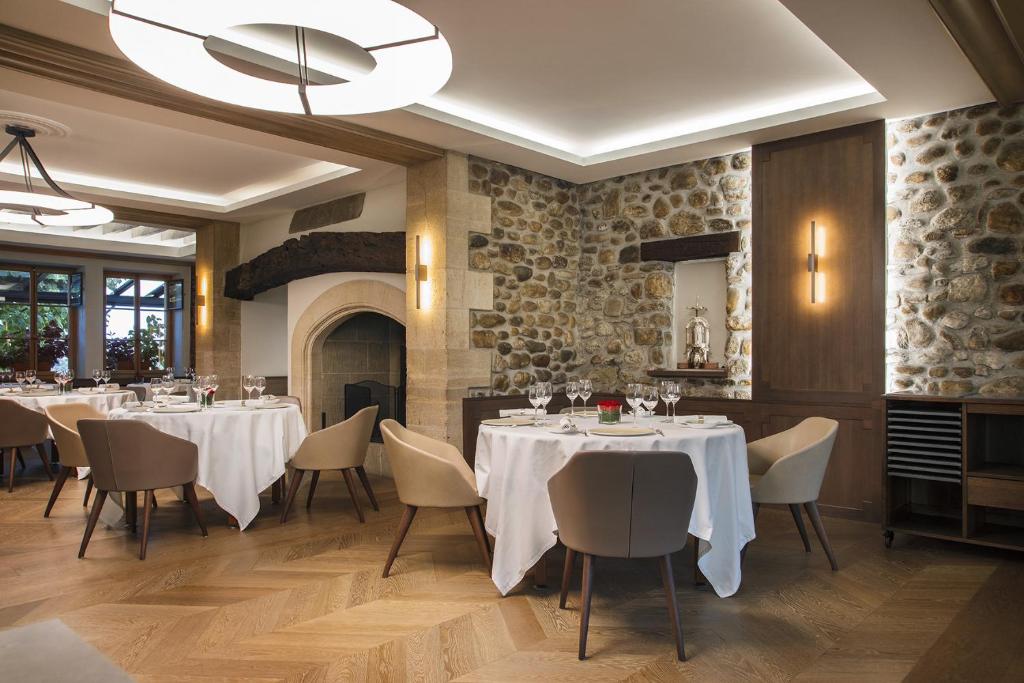 Restaurace v ubytování Domaine de Châteauvieux