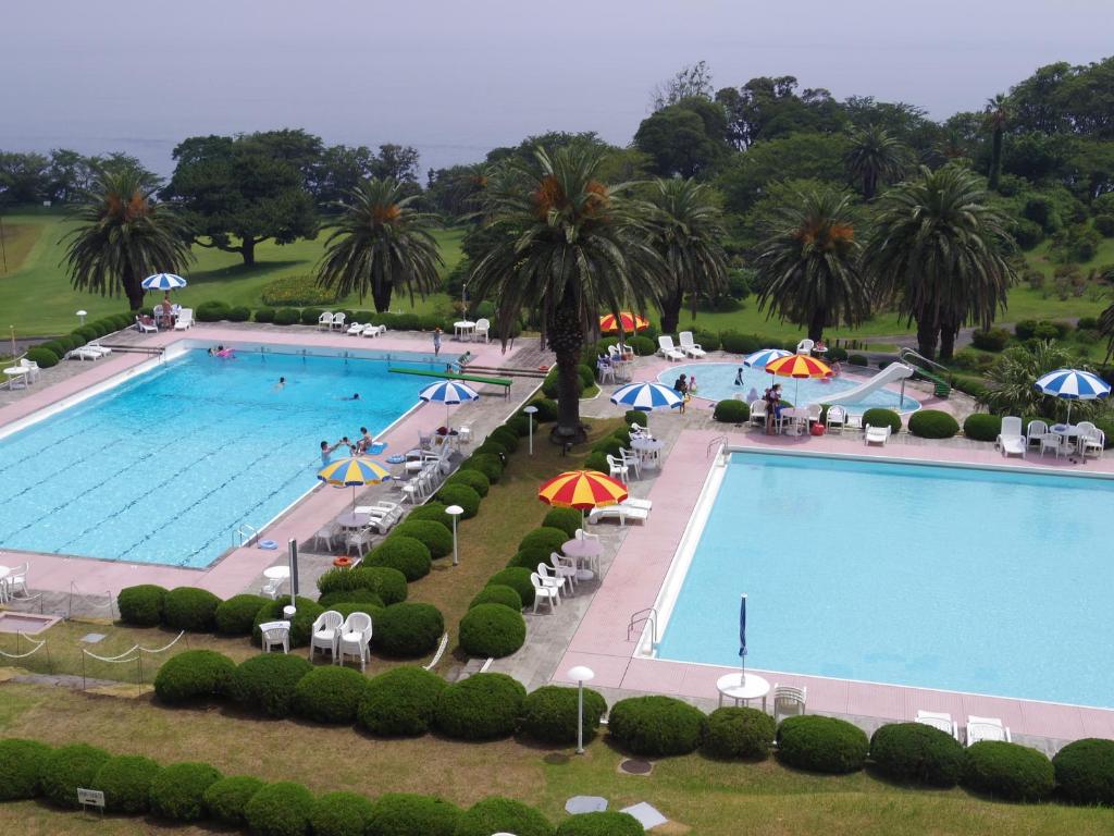 Bazén v ubytování Kawana Hotel nebo v jeho okolí
