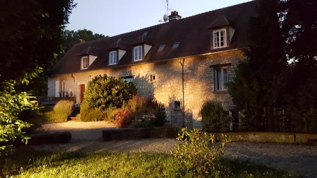 Gallery image of Moulin de Giboudet Chambres d&#39;hôtes in Bazainville