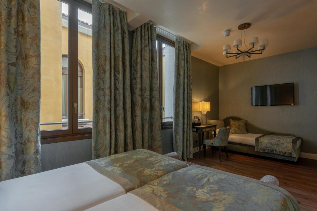 Palazzo Veneziano - Venice Collection - 19