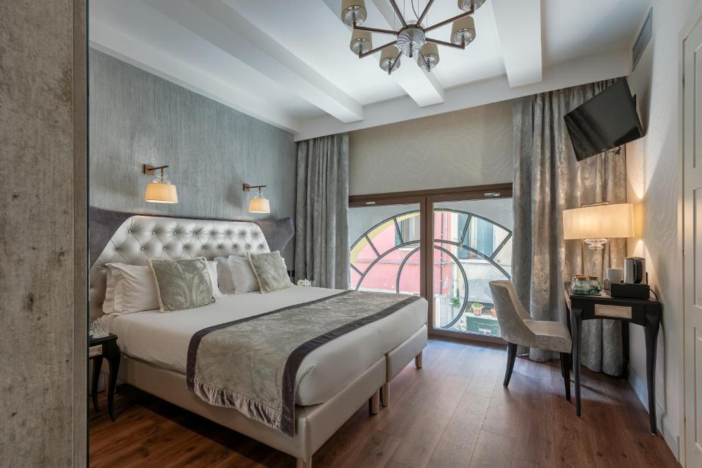 Palazzo Veneziano - Venice Collection - 11