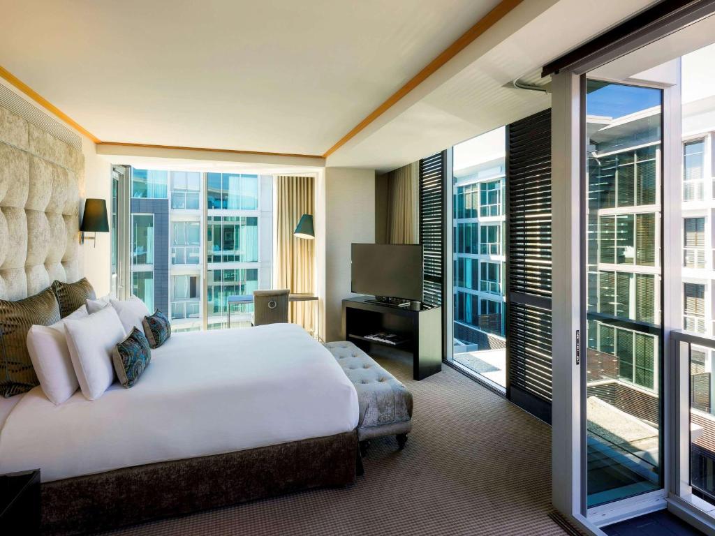 Sofitel Auckland Viaduct Harbour photo
