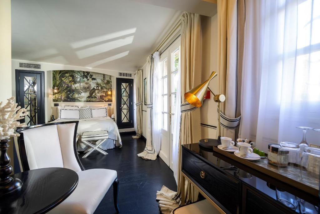 Posezení v ubytování Le Yaca Saint-Tropez