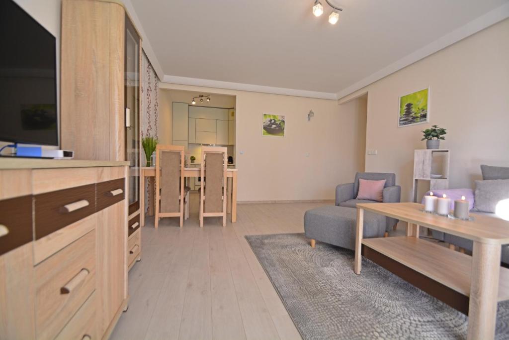 Apartamenty Bryza - Osiedle Debina - Centrum - One-Bedroom Apartment With Parking