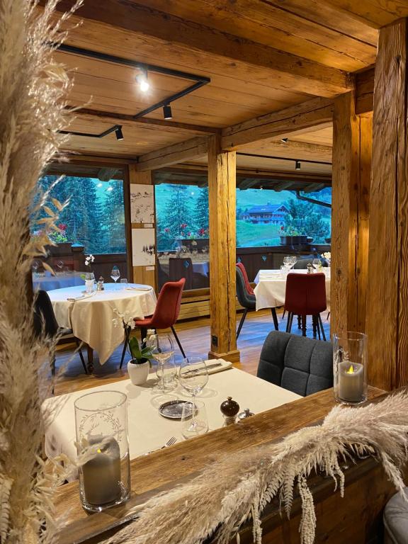 Restoran atau tempat lain untuk makan di Les Chalets de la Serraz