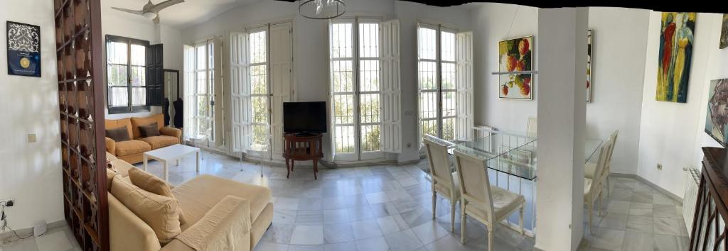 Posezení v ubytování Casas de Sevilla - Apartamento Puente de Triana