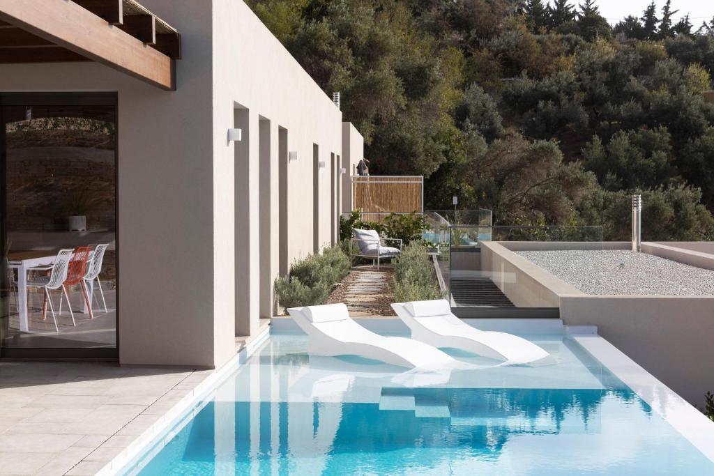 Piscine de l'établissement Skiathos Symbol Villas ou située à proximité
