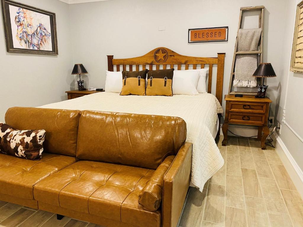 Letto o letti in una camera di The Big Texan Motel