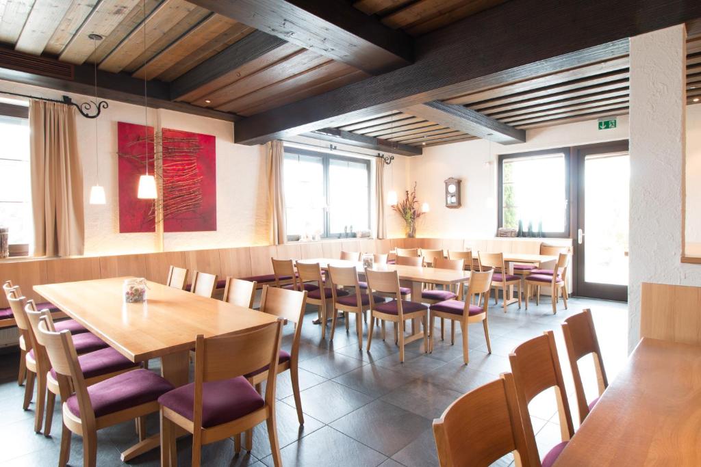 Restaurace v ubytování Gästehaus Bauer - Schlafen auf dem Weingut