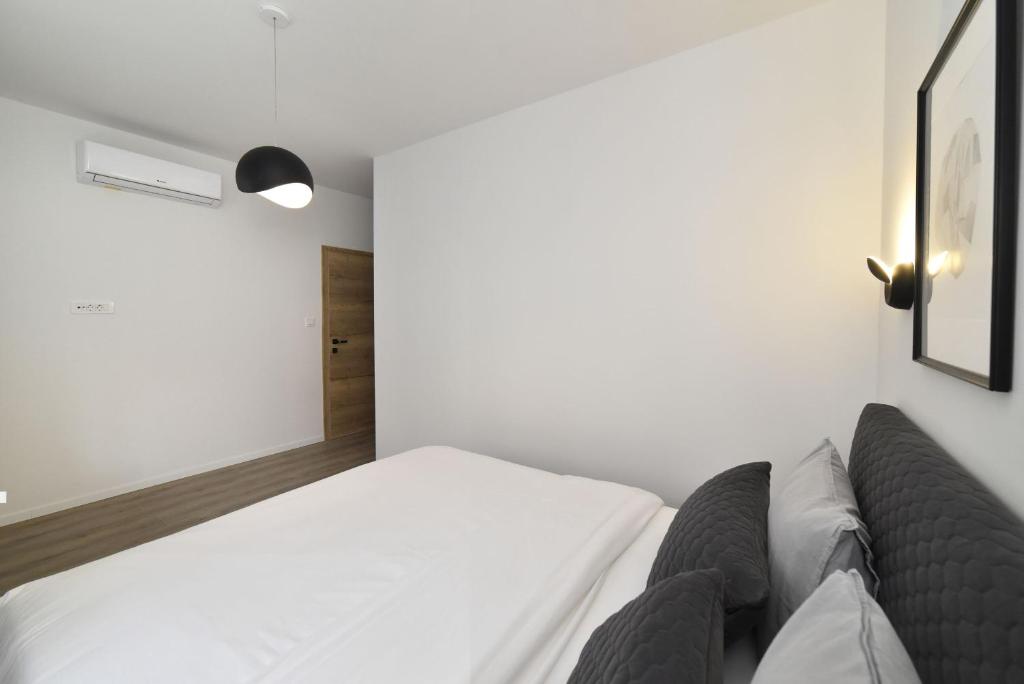 Block Apartment No2 - 10