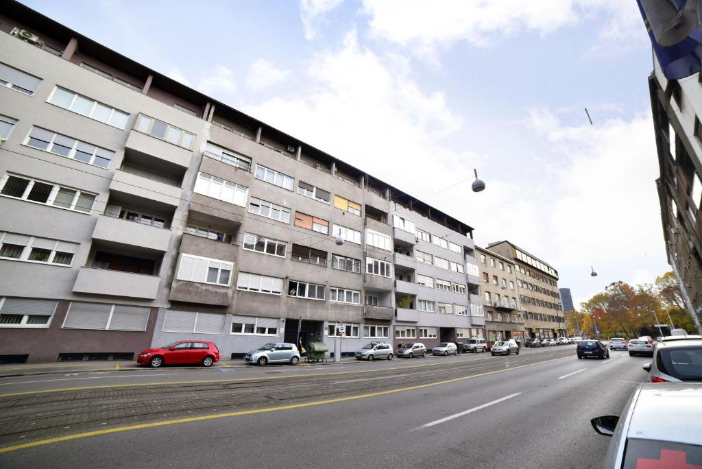 Block Apartment No2 - 18