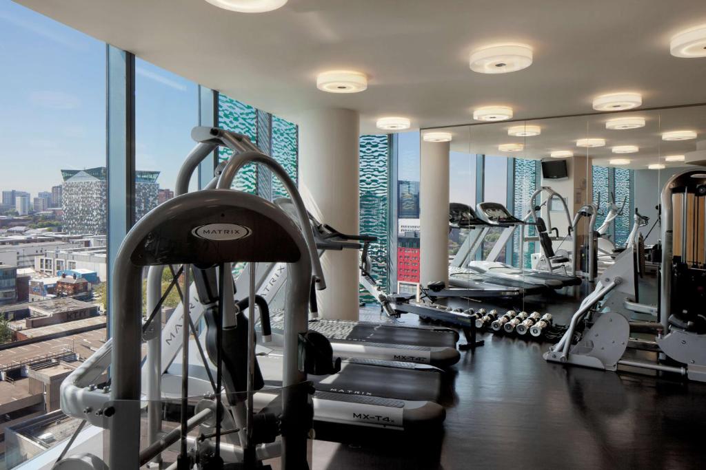 Fitness centrum a/nebo fitness zařízení v ubytování Radisson Blu Hotel, Birmingham