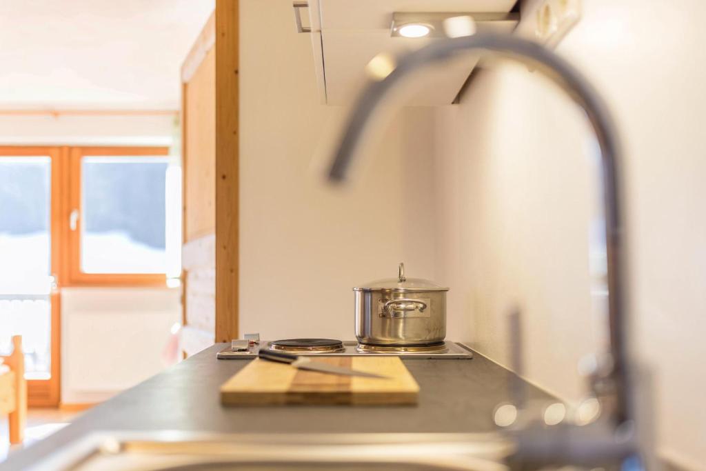 Kuchyň nebo kuchyňský kout v ubytování Lettnerhof Bnb Wohnung 4