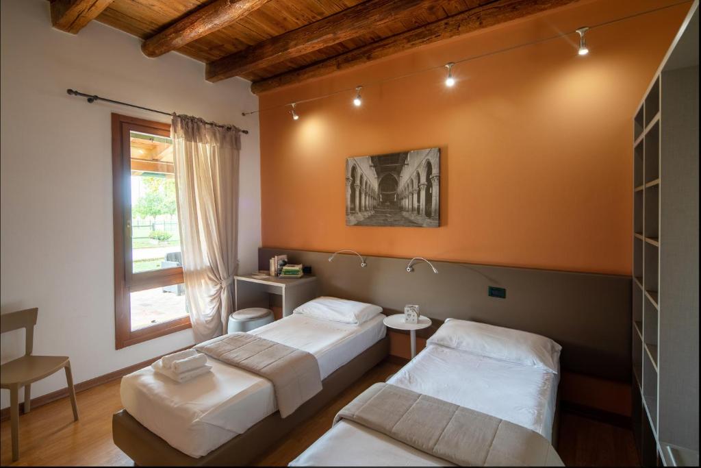 Agriturismo ai Due Leoni - Double Room With Extra Bed