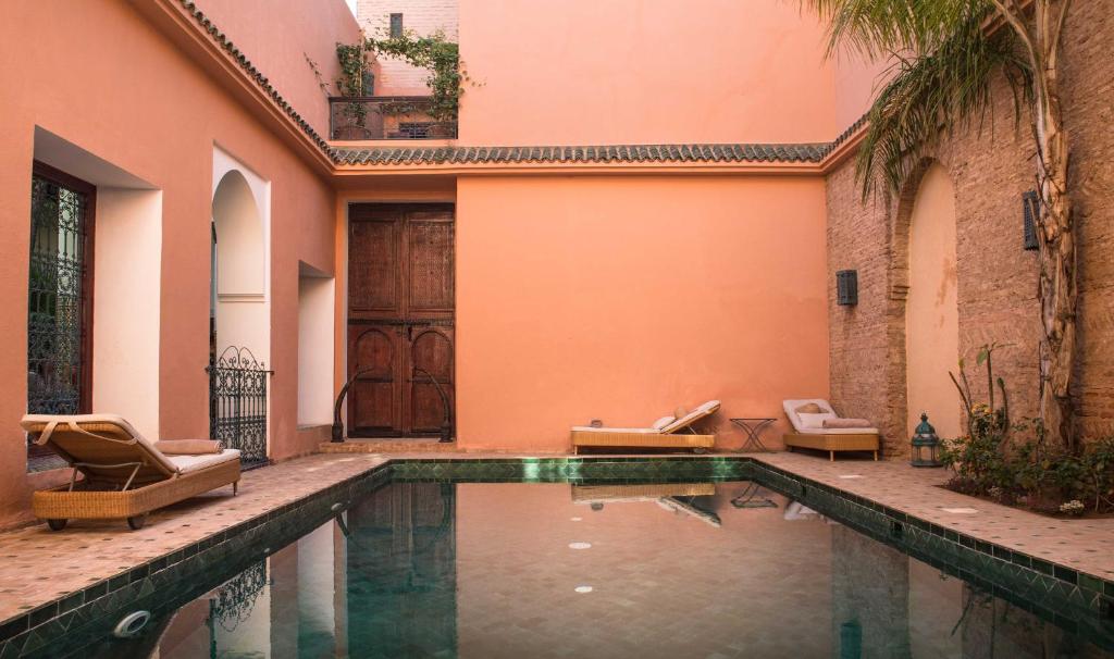 Bazén v ubytování Palais Riad Lamrani nebo v jeho okolí