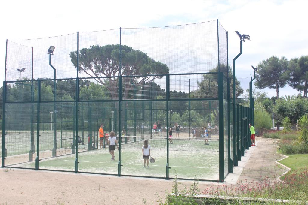 Tenis a/nebo squash v ubytování EL DELFÍN VERDE RESORTS - Platja d'Aro nebo okolí