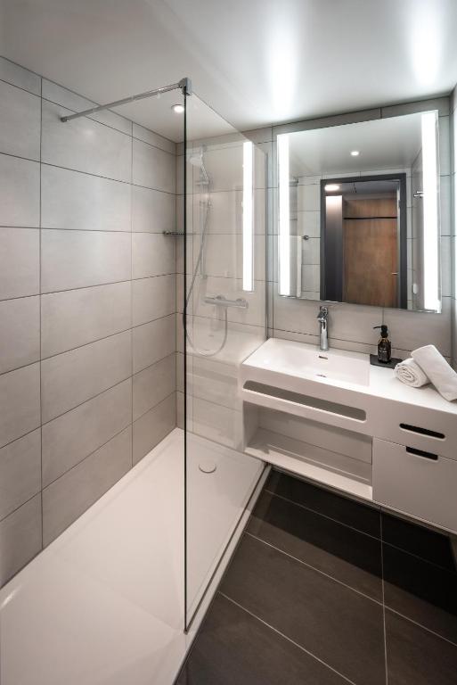 LOGINN Hotel Stuttgart Zuffenhausen - Superior Double Room