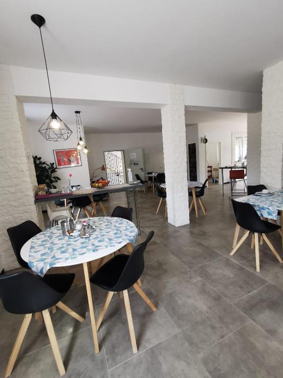 Kuchyň nebo kuchyňský kout v ubytování Hotel Schenk