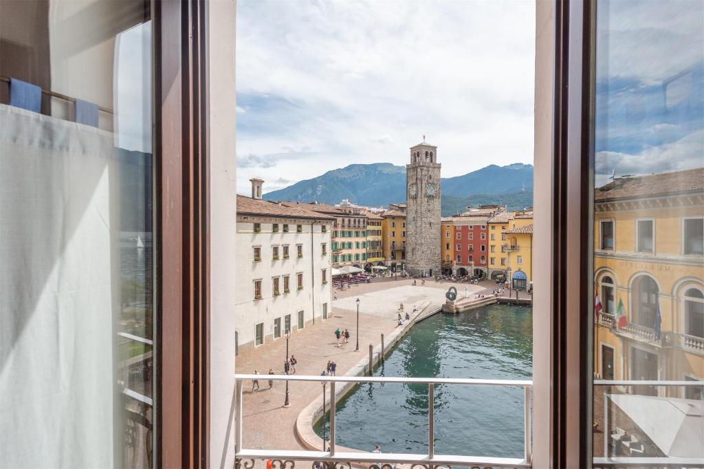 Casa la Torre, the view on the lake