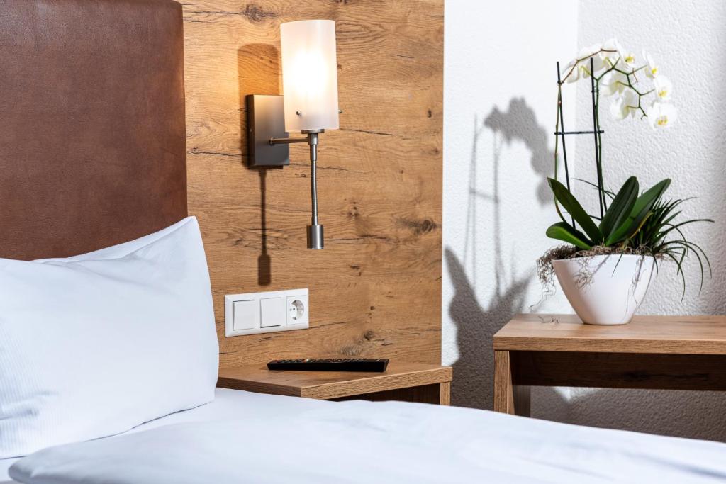 Ratskeller Lauda - Habitación Doble Con Vistas Al Jardín