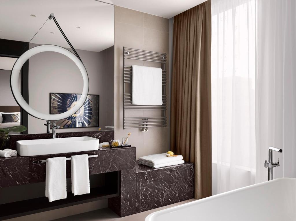 Koupelna v ubytování InterContinental - Ljubljana by IHG