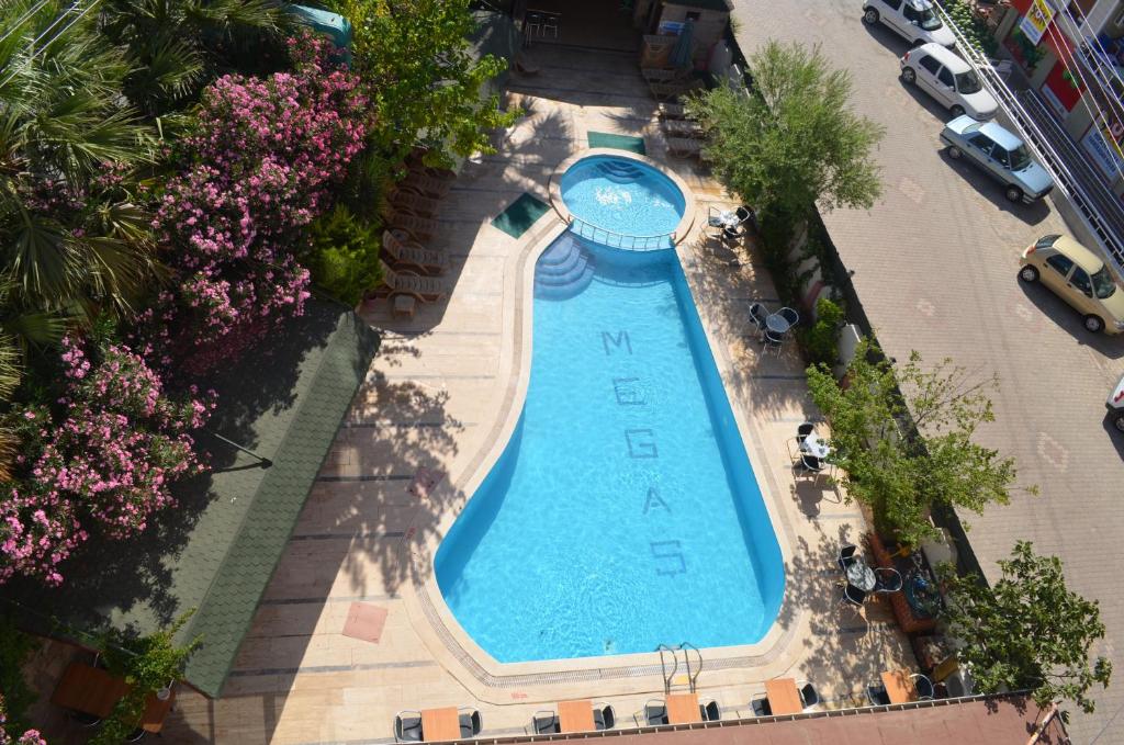 Megas Hotel