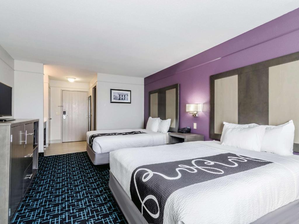 La Quinta by Wyndham Kansas City Airport - 3 Camas Queen, Sala Ejecutiva, No Fumar