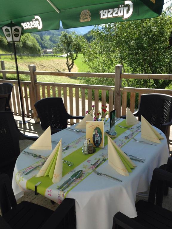 Reštaurácia alebo iné gastronomické zariadenie v ubytovaní Gasthof Grabenwirt