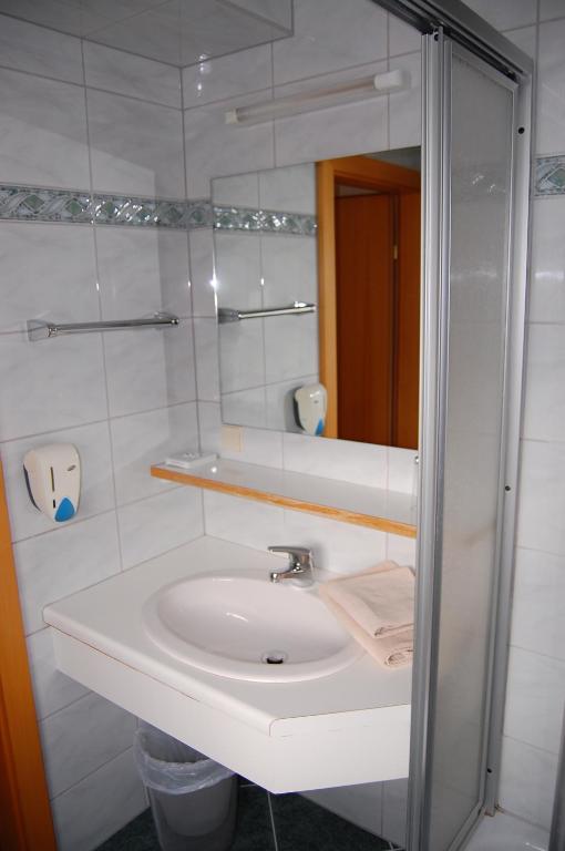 Kúpeľňa v ubytovaní Gasthof Grabenwirt
