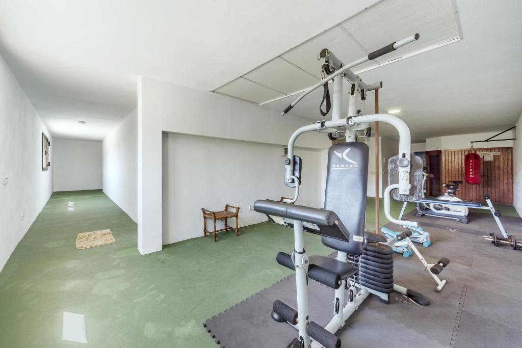 Posilňovňa alebo fitness centrum v ubytovaní Rustica s'Aranjassa