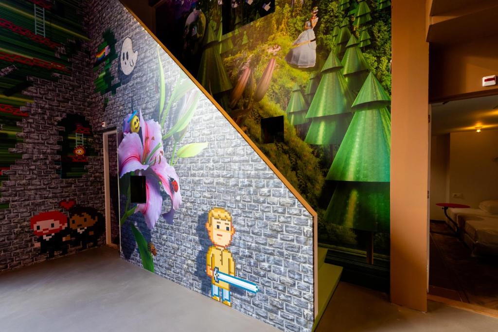 
Eclectic Madness Landscape With Bath
