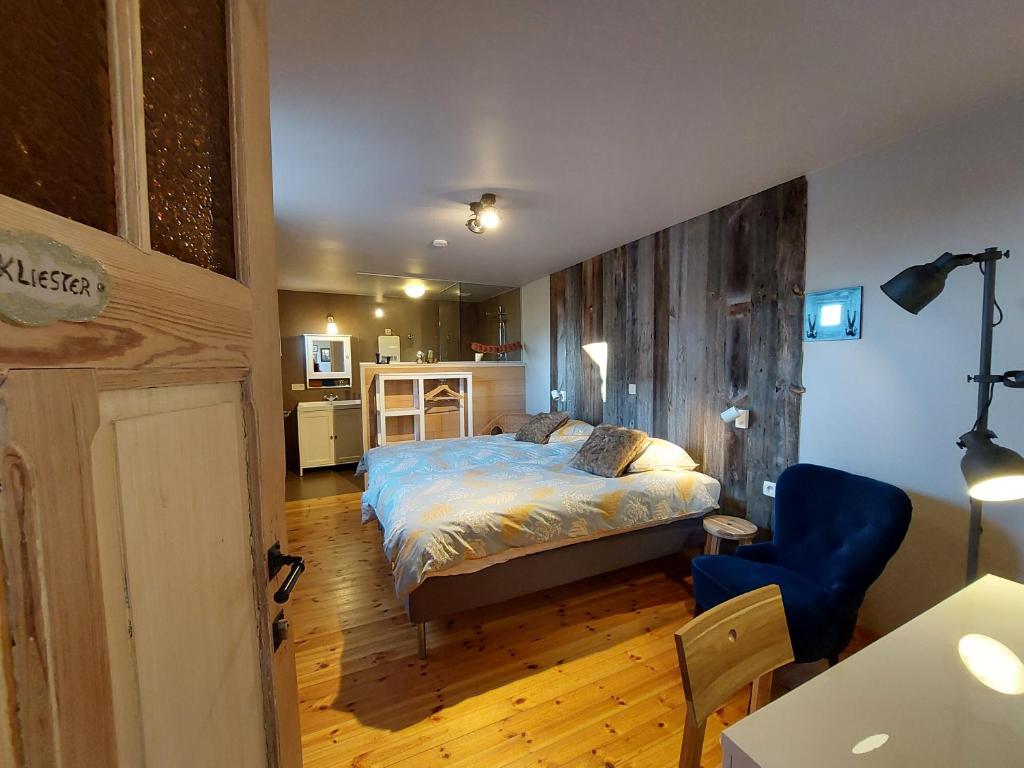 Postel nebo postele na pokoji v ubytování B&B Stefans Pottery