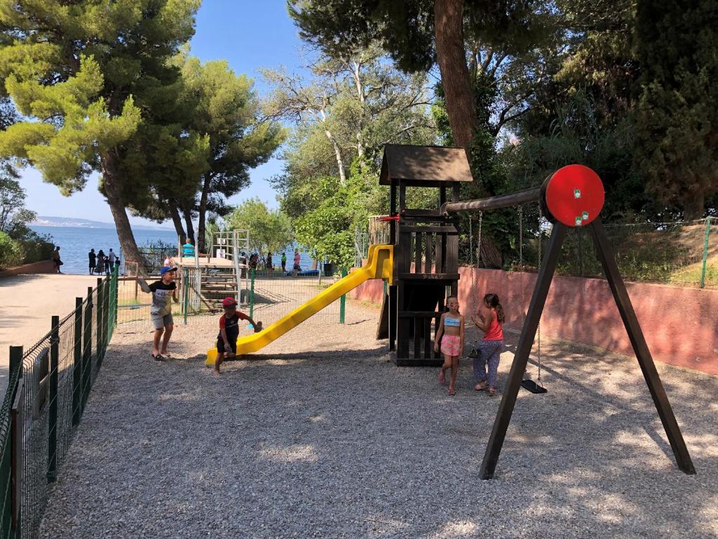 Herní místnost nebo prostor pro děti v ubytování Camping Marina Plage