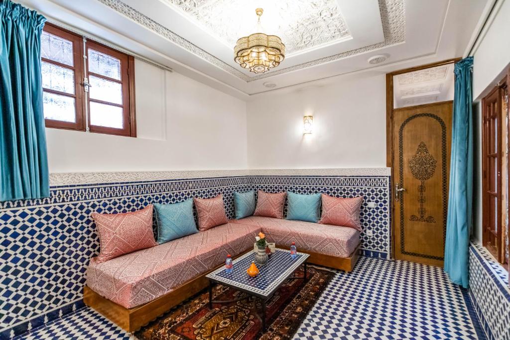 Posezení v ubytování Riad Dilar Fes & Spa