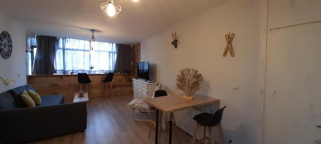 TV a/nebo společenská místnost v ubytování Apartamento El sarrio