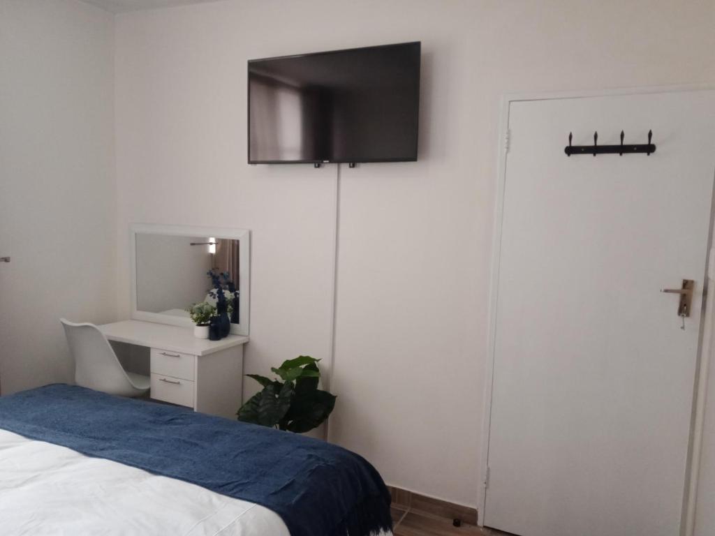 Suitetrails - Private Room Chez Khanyi Homestays