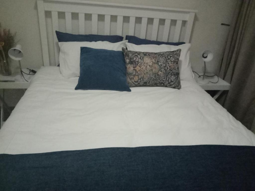 Suitetrails - Private Room Chez Khanyi Homestays
