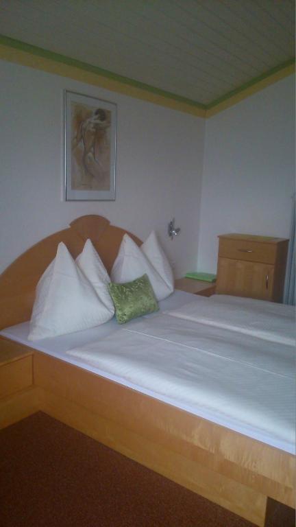 Postel nebo postele na pokoji v ubytování Pension Siegelbrunn B&B