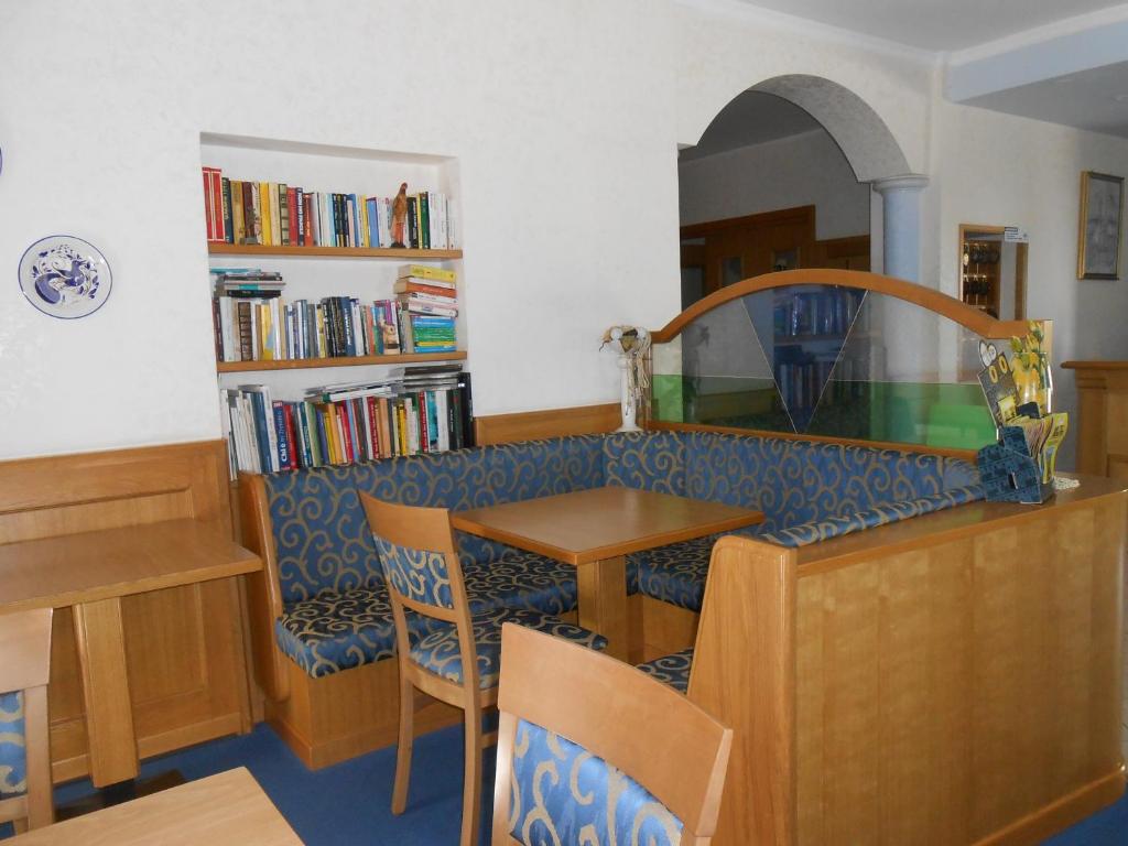 Knihovna v hotelu