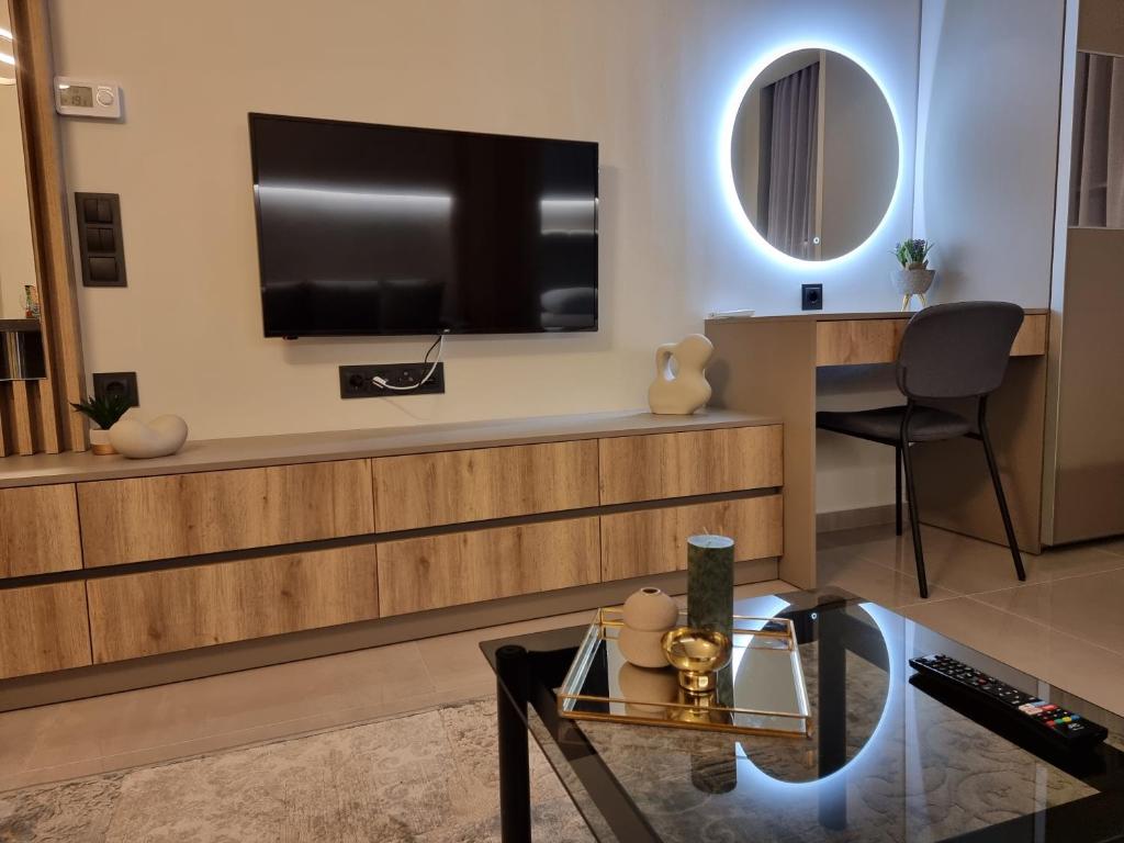 Telewizja i/lub zestaw kina domowego w obiekcie Iris City Center Premium Studio
