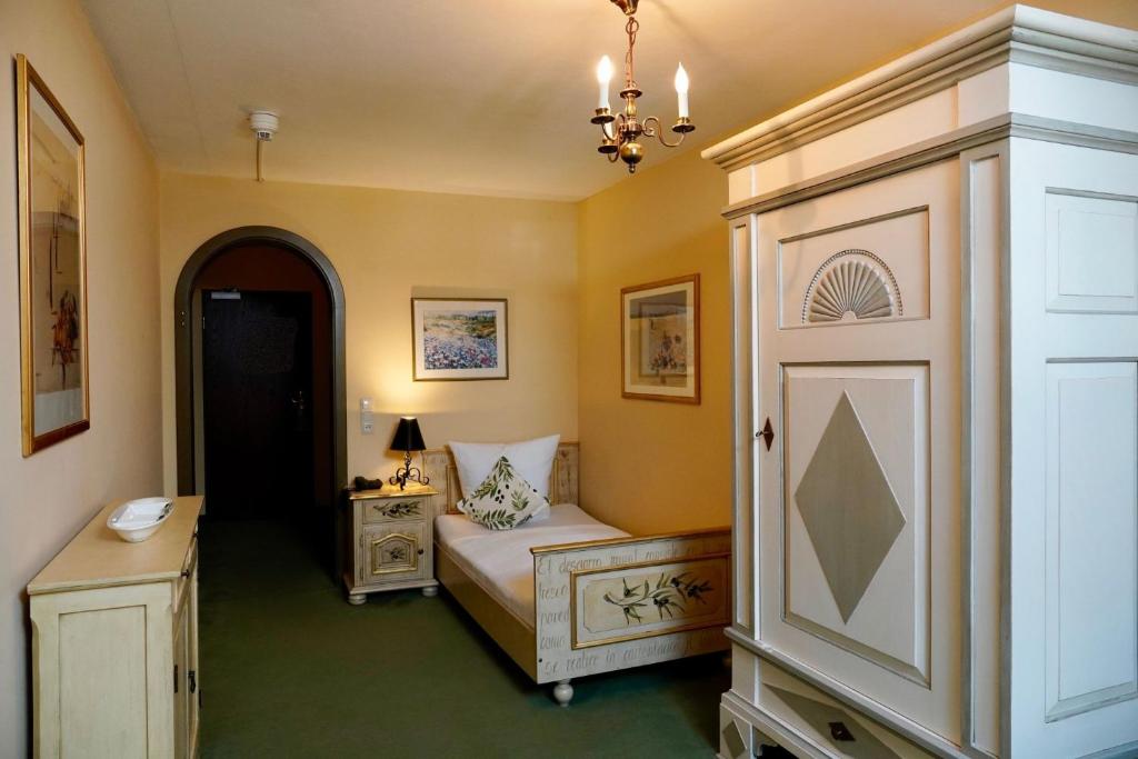 Hotel Endorfer Hof - Budget Single Room
