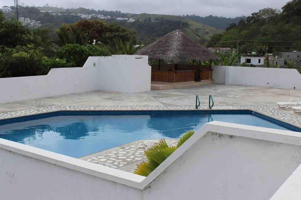 Bazén v ubytování Beachside apartment with 2 pools, Same, Esmeraldas nebo v jeho okolí