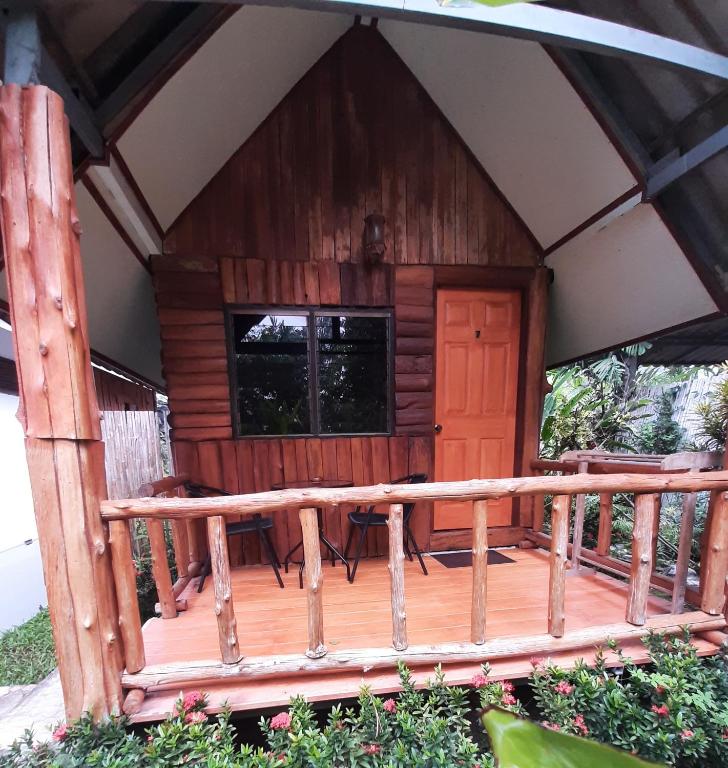 Zahrada ubytování NonKan HomeStay นอนกาญจน์ โฮมสเตย์