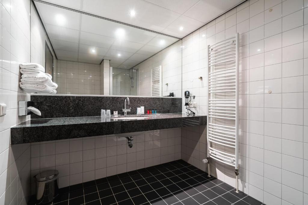 Onderwijshotel De Rooi Pannen Eindhoven - Resim 45