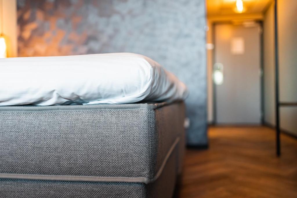 Onderwijshotel De Rooi Pannen Eindhoven - Resim 42