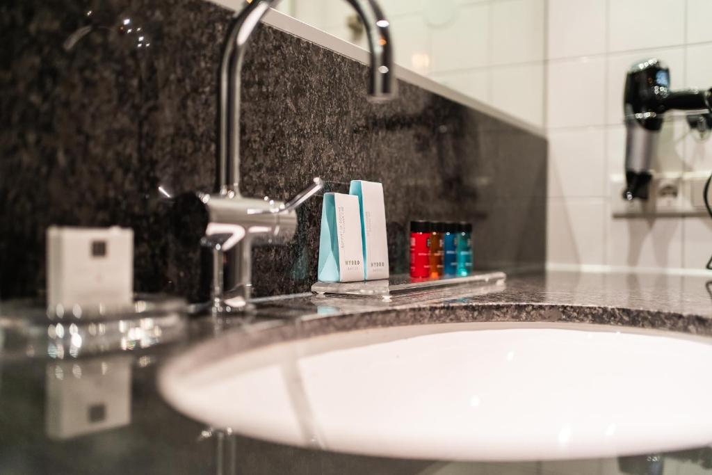 Onderwijshotel De Rooi Pannen Eindhoven - Resim 39