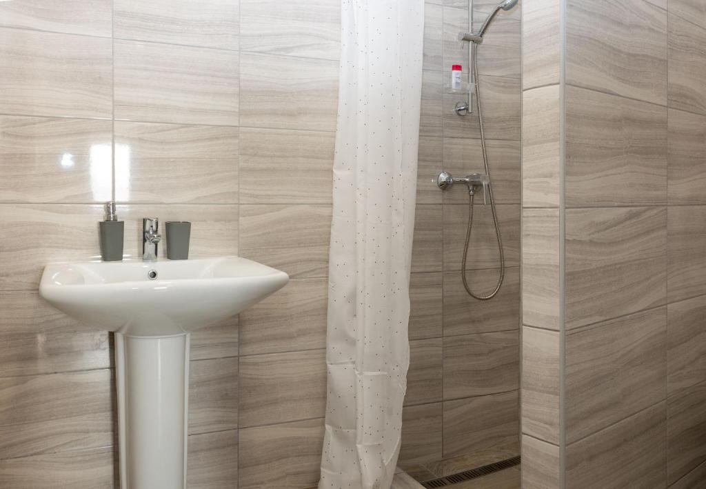 Koupelna v ubytování Takács Pince apartman
