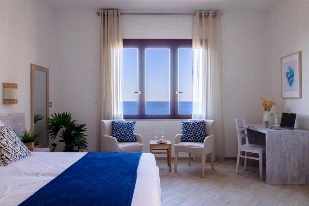 A bed or beds in a room at "Sunset Garden" apartment