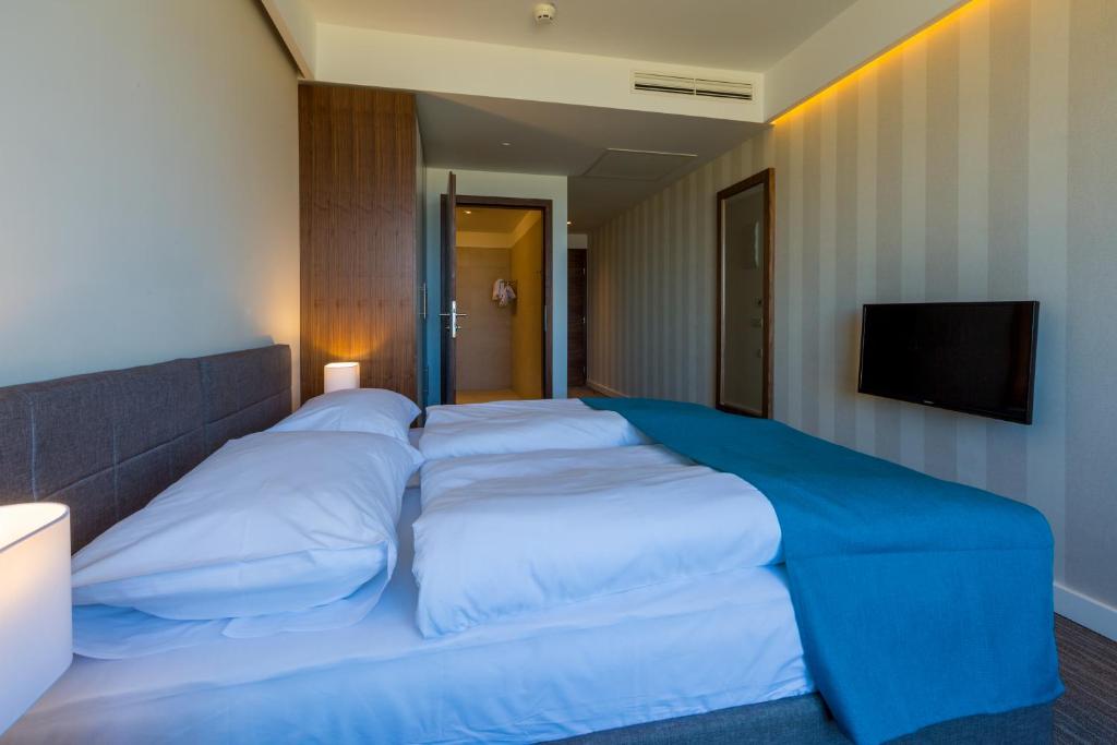 Hotel Katarina - Twin Room - Disability Access